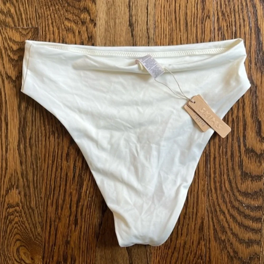 SKIMS Mid Waist Swim Bottoms M